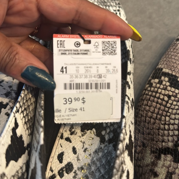 NWT Size 10 Zara Block-Heel, Vegan Python Snake Skin Pumps - Picture 5 of 5